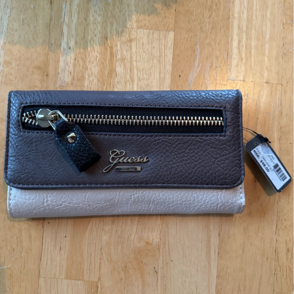 GUESS grey wallet
